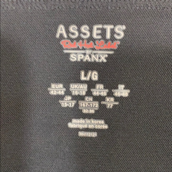 Assets Red Hot Label by Spanx - Picture 5 of 7
